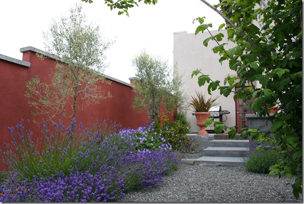 Mediterranean Garden Design - Creating a Tuscan Garden (16)